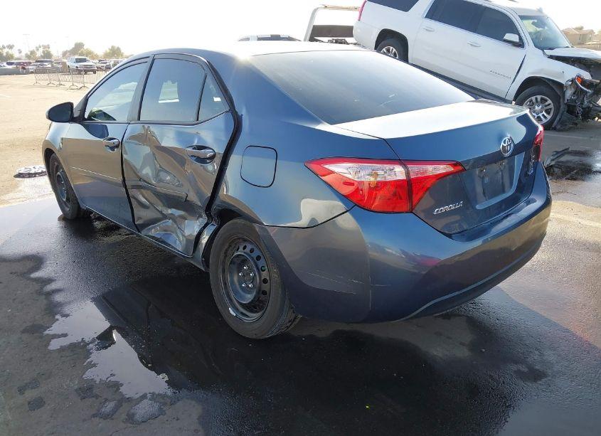 Photo 3 of 2018 Toyota Corolla LE (VIN 2T1BURHE3JC054529)