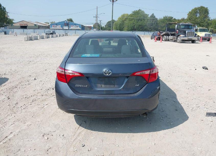 Photo 16 of 2018 Toyota Corolla LE (VIN 2T1BURHE3JC055079)