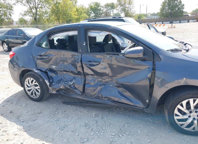 Photo 6 of 2018 Toyota Corolla LE (VIN 2T1BURHE3JC055079)