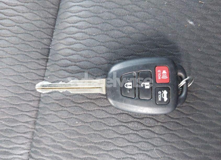 Photo 11 of 2018 Toyota Corolla LE (VIN 2T1BURHE3JC061674)