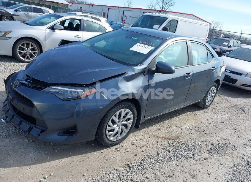 Photo 2 of 2018 Toyota Corolla LE (VIN 2T1BURHE3JC061674)