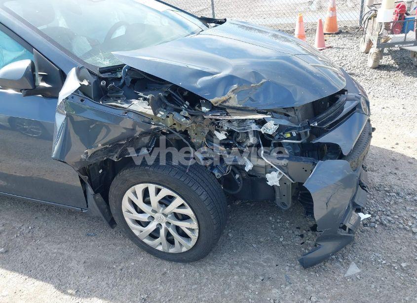 Photo 6 of 2018 Toyota Corolla LE (VIN 2T1BURHE3JC061674)