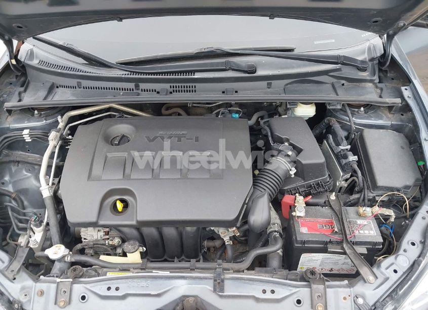 Photo 10 of 2018 Toyota Corolla LE (VIN 2T1BURHE3JC069743)