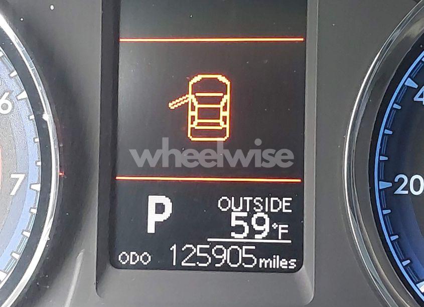 Photo 15 of 2018 Toyota Corolla LE (VIN 2T1BURHE3JC069743)