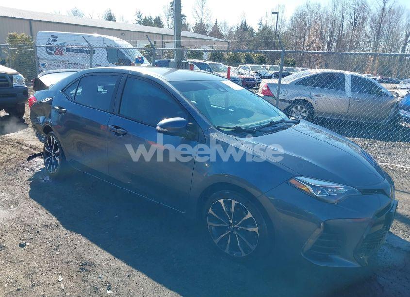 2018 Toyota Corolla SE (VIN 2T1BURHE3JC095727) main photo