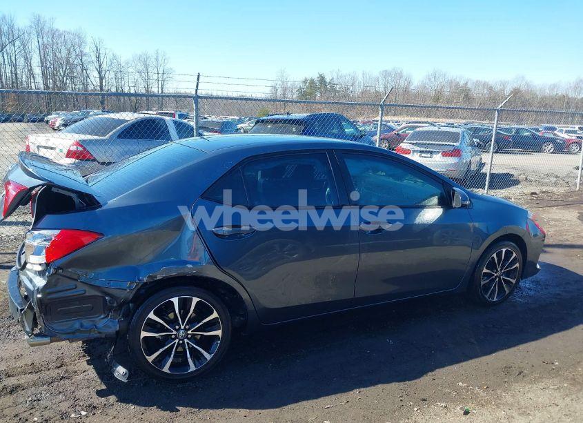 Photo 14 of 2018 Toyota Corolla SE (VIN 2T1BURHE3JC095727)