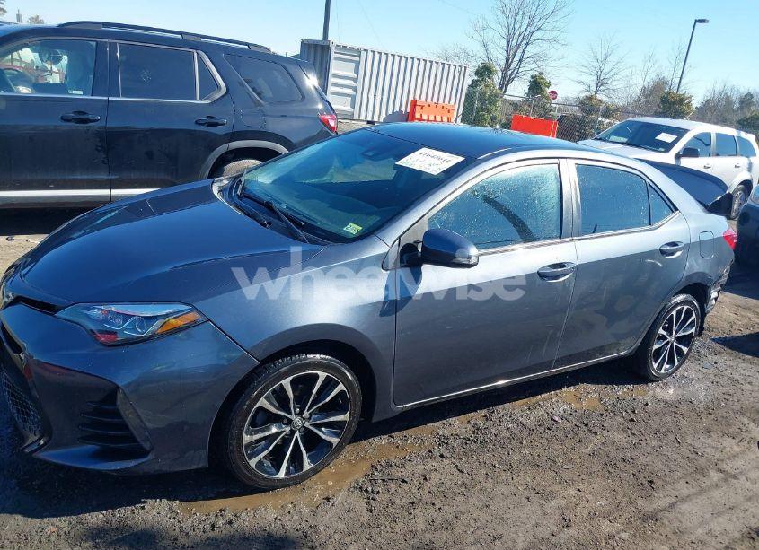 Photo 15 of 2018 Toyota Corolla SE (VIN 2T1BURHE3JC095727)