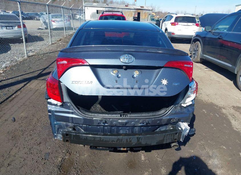 Photo 17 of 2018 Toyota Corolla SE (VIN 2T1BURHE3JC095727)