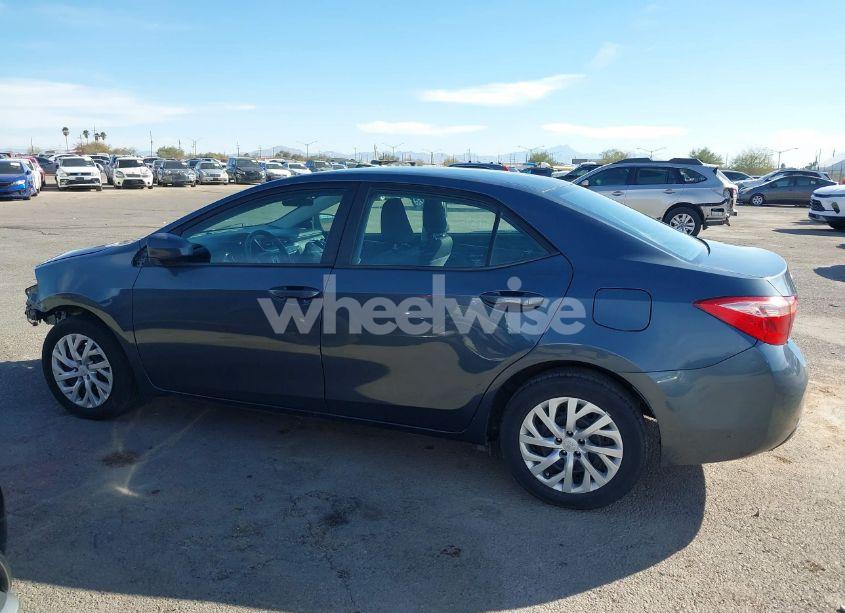 Photo 15 of 2018 Toyota Corolla LE (VIN 2T1BURHE3JC102949)