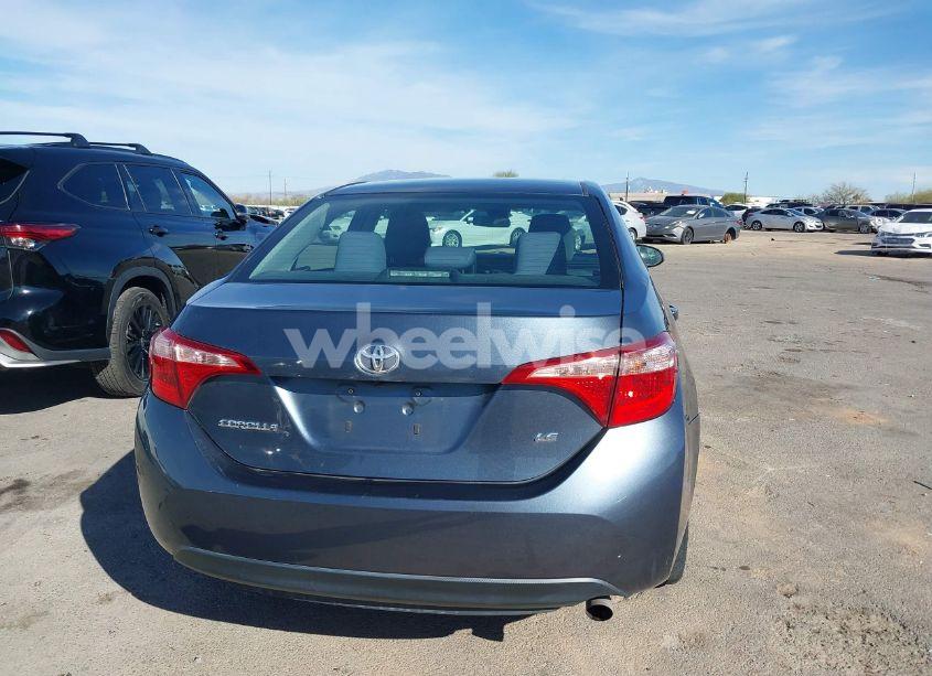 Photo 17 of 2018 Toyota Corolla LE (VIN 2T1BURHE3JC102949)