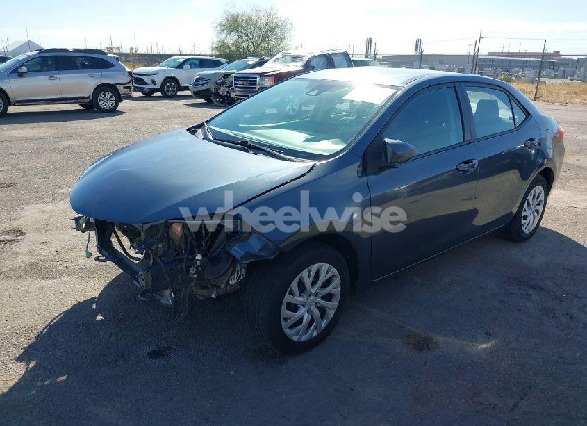 Photo 2 of 2018 Toyota Corolla LE (VIN 2T1BURHE3JC102949)