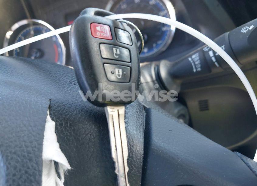 Photo 11 of 2018 Toyota Corolla L/LE/XLE/SE/XSE (VIN 2T1BURHE3JC113241)