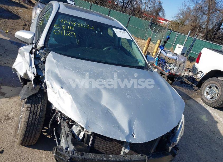 Photo 13 of 2018 Toyota Corolla L/LE/XLE/SE/XSE (VIN 2T1BURHE3JC113241)