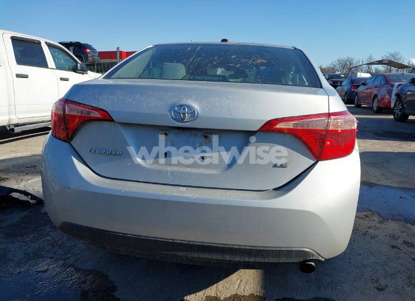 Photo 17 of 2018 Toyota Corolla L/LE/XLE/SE/XSE (VIN 2T1BURHE3JC113241)