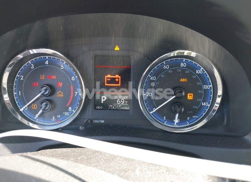 Photo 7 of 2018 Toyota Corolla L/LE/XLE/SE/XSE (VIN 2T1BURHE3JC113241)