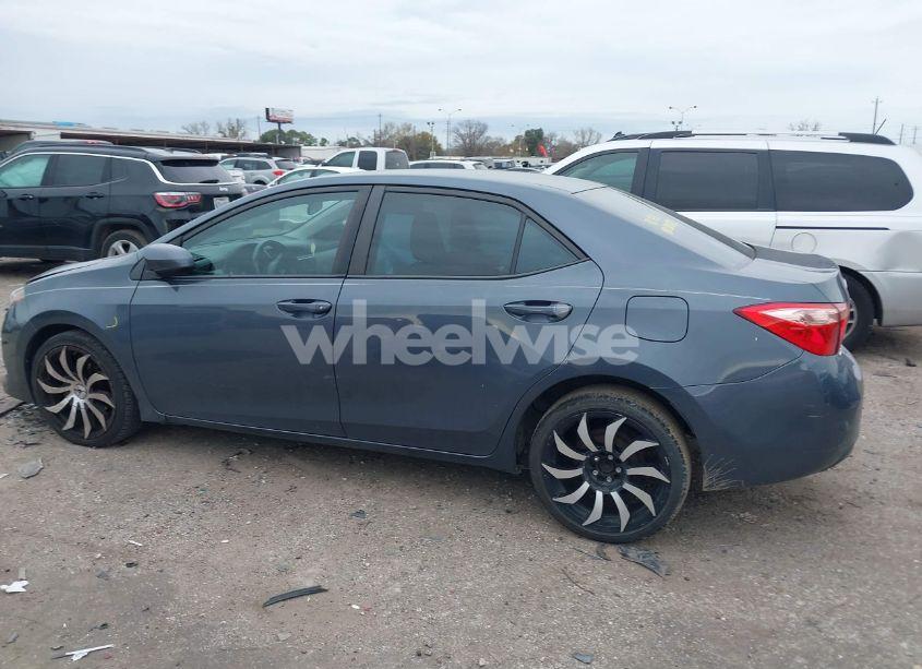 Photo 14 of 2018 Toyota Corolla LE (VIN 2T1BURHE3JC967162)