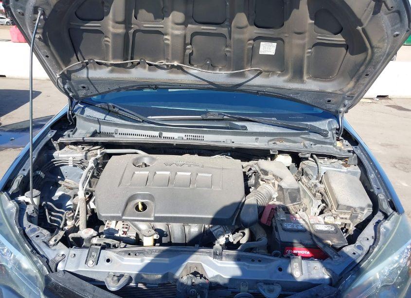 Photo 10 of 2018 Toyota Corolla LE (VIN 2T1BURHE3JC975603)