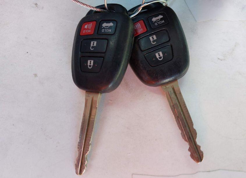 Photo 11 of 2018 Toyota Corolla LE (VIN 2T1BURHE3JC975603)