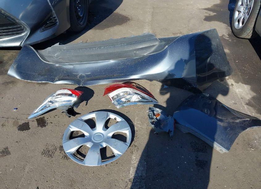 Photo 12 of 2018 Toyota Corolla LE (VIN 2T1BURHE3JC975603)