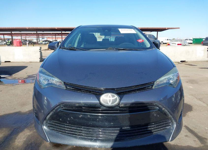 Photo 13 of 2018 Toyota Corolla LE (VIN 2T1BURHE3JC975603)