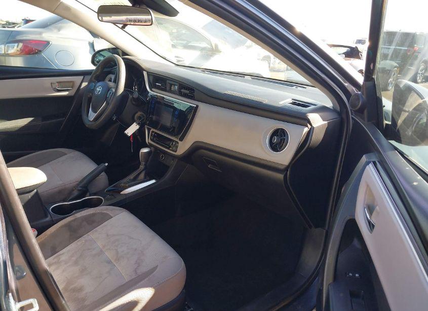 Photo 5 of 2018 Toyota Corolla LE (VIN 2T1BURHE3JC975603)