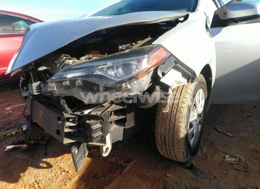 Photo 18 of 2018 Toyota Corolla L (VIN 2T1BURHE3JC975892)