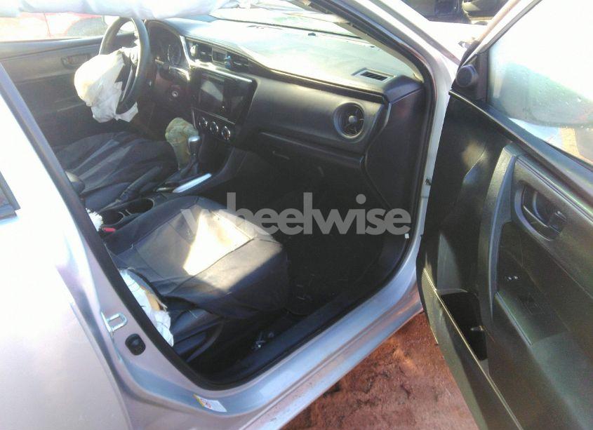 Photo 5 of 2018 Toyota Corolla L (VIN 2T1BURHE3JC975892)