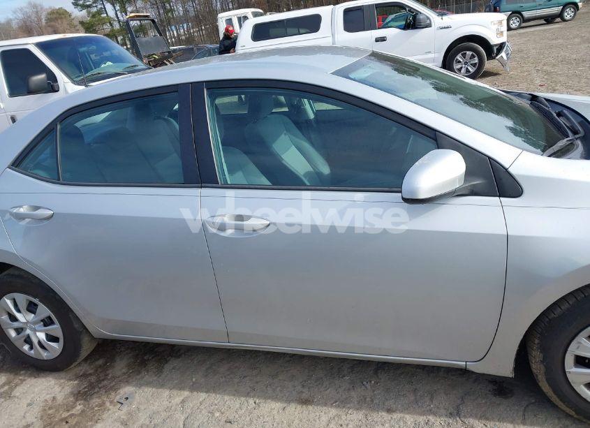 Photo 13 of 2018 Toyota Corolla L (VIN 2T1BURHE3JC982065)