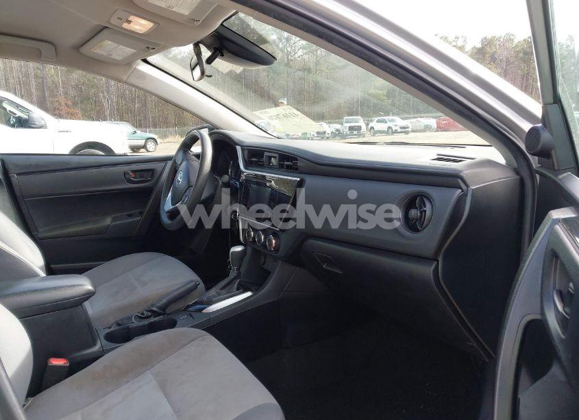 Photo 5 of 2018 Toyota Corolla L (VIN 2T1BURHE3JC982065)