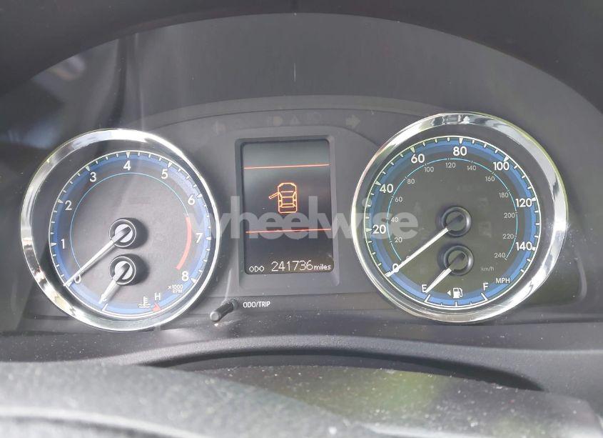 Photo 7 of 2018 Toyota Corolla L (VIN 2T1BURHE3JC982065)