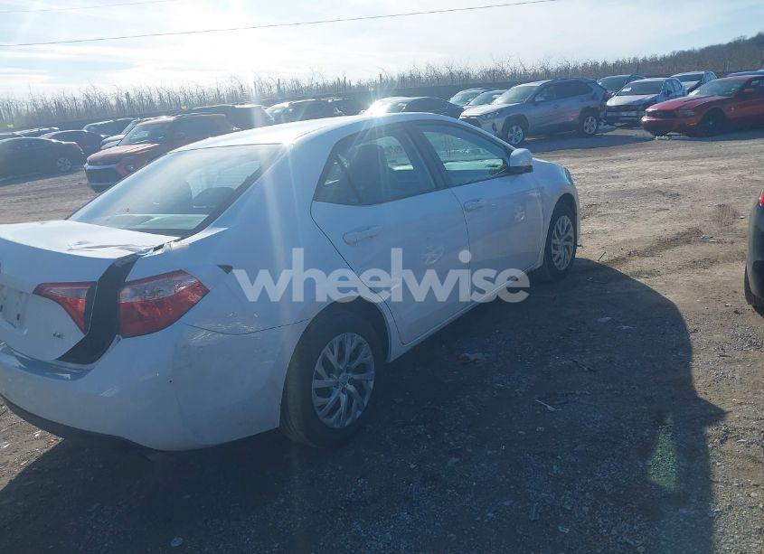 Photo 13 of 2019 Toyota Corolla LE (VIN 2T1BURHE3KC125116)