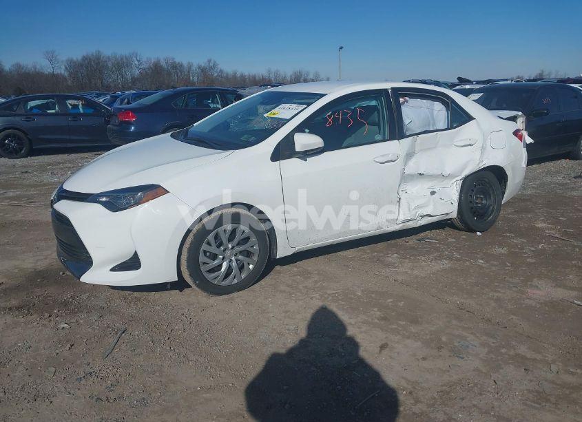 Photo 6 of 2019 Toyota Corolla LE (VIN 2T1BURHE3KC125116)