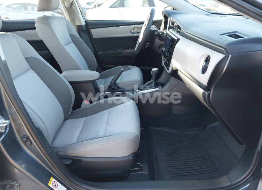 Photo 5 of 2019 Toyota Corolla L/LE/XLE/SE/XSE (VIN 2T1BURHE3KC131918)