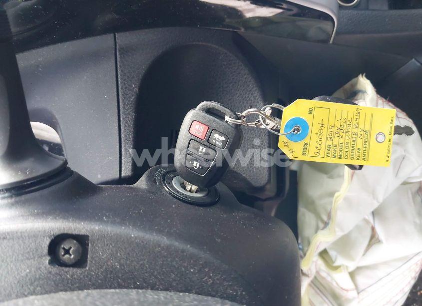 Photo 11 of 2019 Toyota Corolla L/LE/XLE/SE/XSE (VIN 2T1BURHE3KC133412)