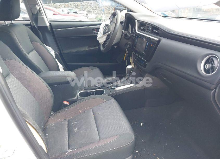 Photo 5 of 2019 Toyota Corolla L/LE/XLE/SE/XSE (VIN 2T1BURHE3KC133412)