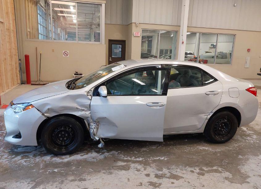 Photo 14 of 2019 Toyota Corolla L (VIN 2T1BURHE3KC142675)