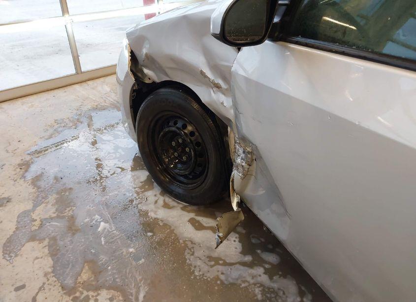 Photo 18 of 2019 Toyota Corolla L (VIN 2T1BURHE3KC142675)