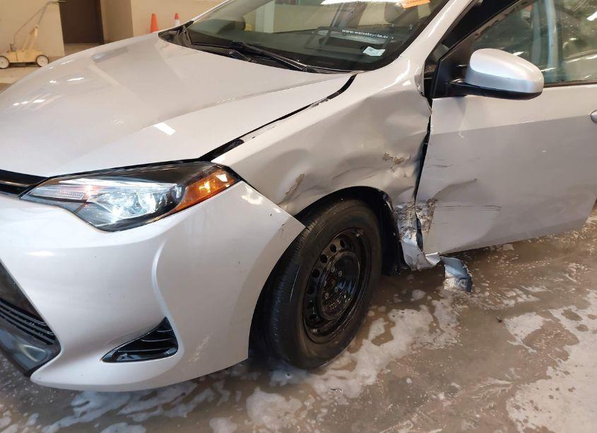 Photo 19 of 2019 Toyota Corolla L (VIN 2T1BURHE3KC142675)