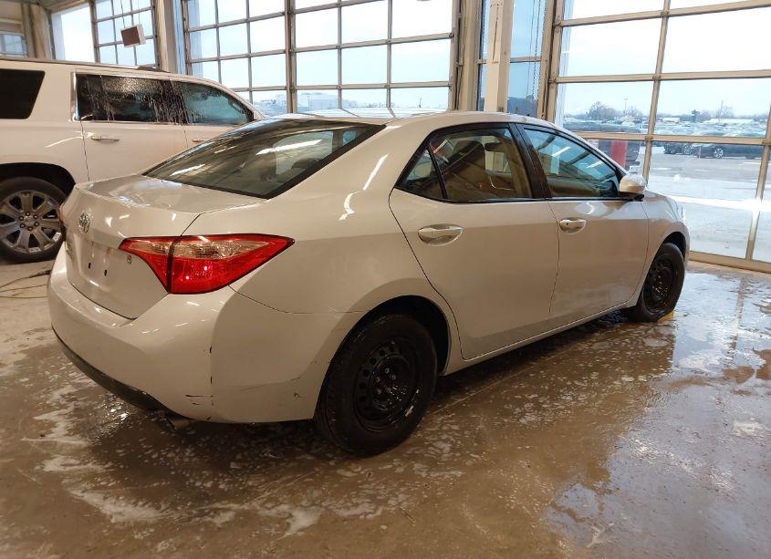 Photo 4 of 2019 Toyota Corolla L (VIN 2T1BURHE3KC142675)