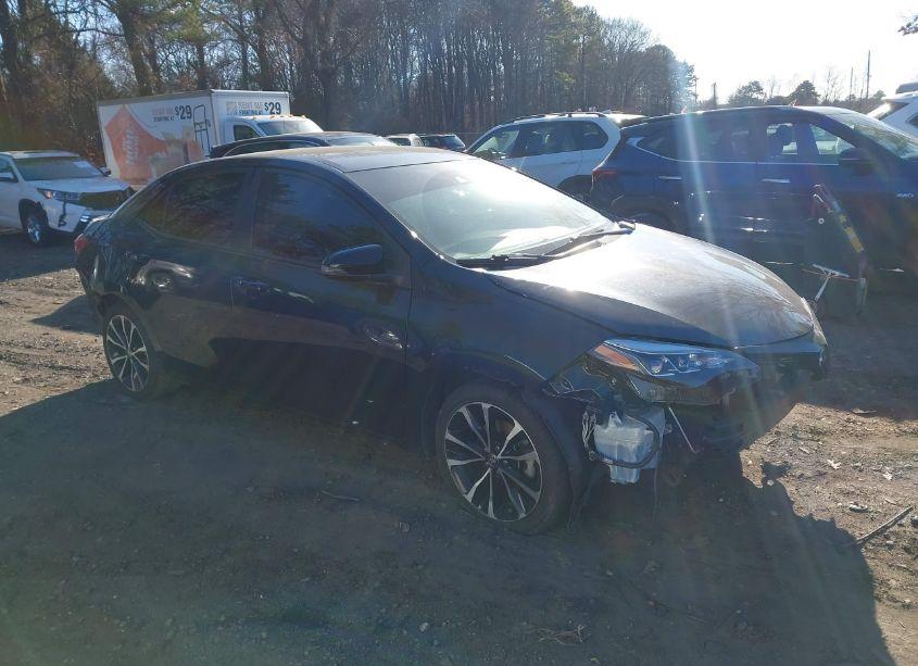 2019 Toyota Corolla SE (VIN 2T1BURHE3KC143664) main photo