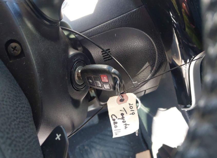 Photo 11 of 2019 Toyota Corolla SE (VIN 2T1BURHE3KC143664)