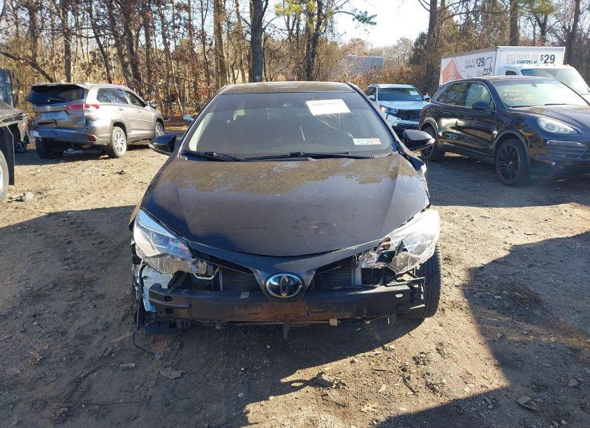 Photo 12 of 2019 Toyota Corolla SE (VIN 2T1BURHE3KC143664)