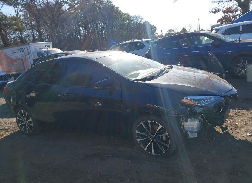 Photo 13 of 2019 Toyota Corolla SE (VIN 2T1BURHE3KC143664)