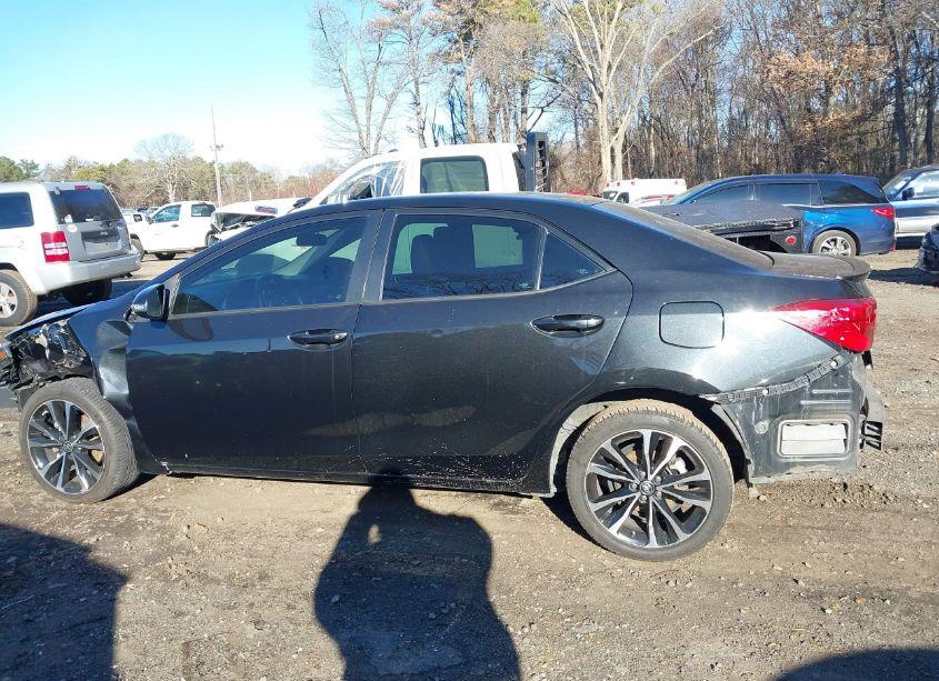 Photo 14 of 2019 Toyota Corolla SE (VIN 2T1BURHE3KC143664)