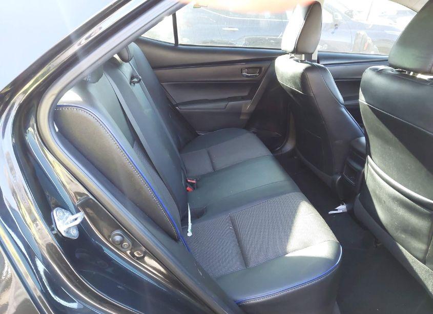 Photo 8 of 2019 Toyota Corolla SE (VIN 2T1BURHE3KC143664)