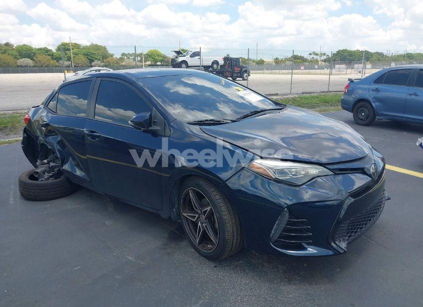 2019 Toyota Corolla SE (VIN 2T1BURHE3KC153370) main photo