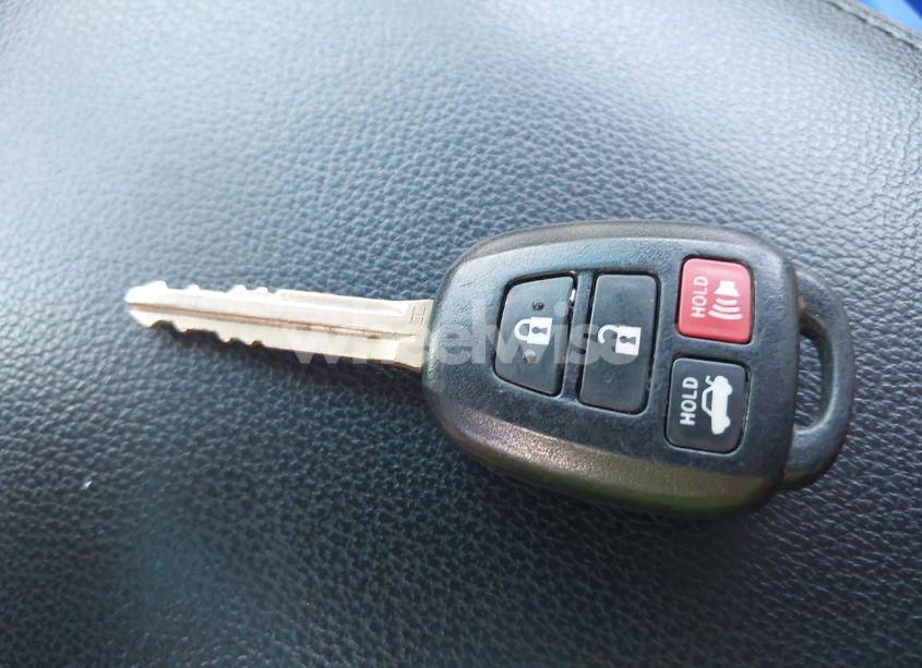 Photo 11 of 2019 Toyota Corolla SE (VIN 2T1BURHE3KC153370)