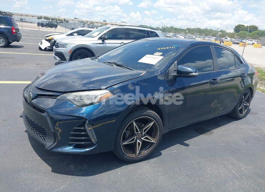 Photo 2 of 2019 Toyota Corolla SE (VIN 2T1BURHE3KC153370)
