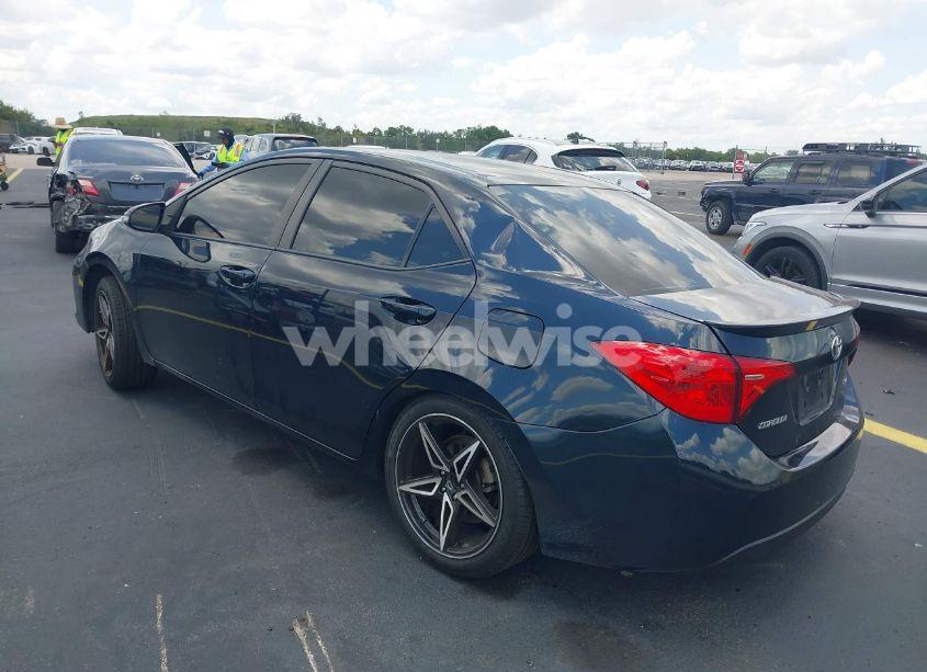 Photo 3 of 2019 Toyota Corolla SE (VIN 2T1BURHE3KC153370)