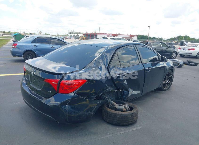 Photo 4 of 2019 Toyota Corolla SE (VIN 2T1BURHE3KC153370)